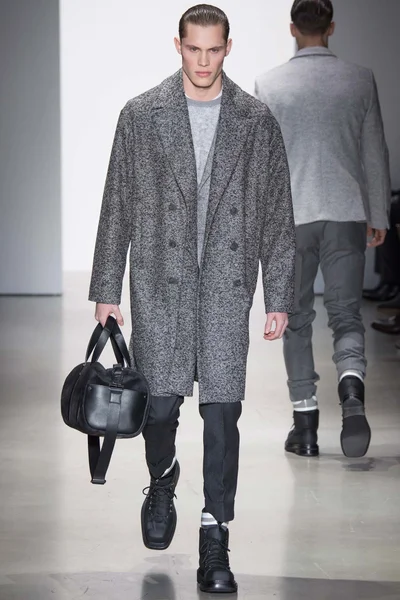 Look 12